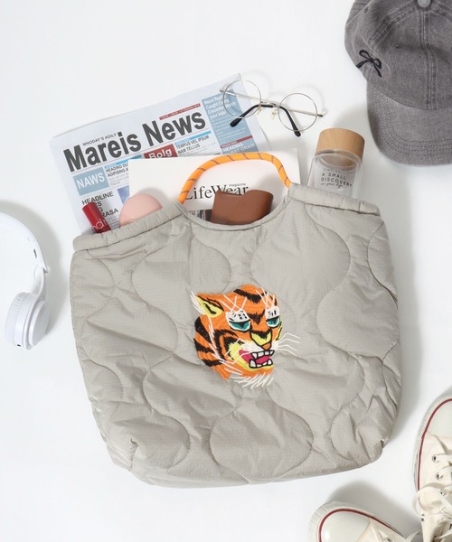 HOUSTON(ヒューストン)の「HOUSTON(ヒューストン)BOA NYLON MARKET BAG/リバーシブル ボア×ナイロンマーケットバッグ(トートバッグ・レディース・ネイビー/グレー/グリーン/マルーン/オリーブ・FREE)」の1枚目の写真
