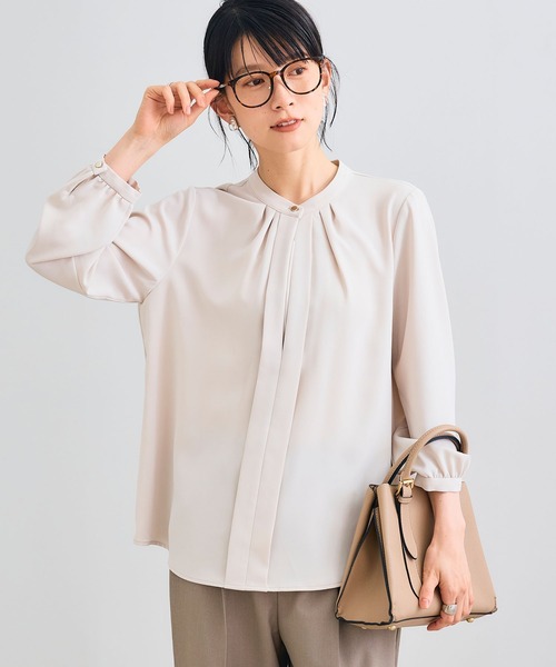 CROSS FUNCTION（クロスファンクション）の「《シワになりにくい》シルキーサテン2WAYタックブラウス【CROSS FUNCTION/クロスファンクション】（シャツ/ブラウス・レディース・オフホワイト/ライトベージュ・LL/M/L）」の13枚目の写真