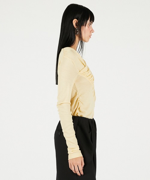 PRANK PROJECT（プランクプロジェクト）の「ドレープクロストップス / Drape Cross-Over Top（その他トップス・レディース・イエロー/チャコールグレー・FREE）」の6枚目の写真