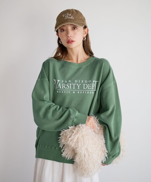 BAYFLOW（ベイフロー）の「[サイズ感がアップデート]ピグメントロゴスウェット（スウェット・レディース・オフホワイト/チャコール/マスタード/ブラウン/グリーン/レッド・SMALL/MEDIUM）」の4枚目の写真