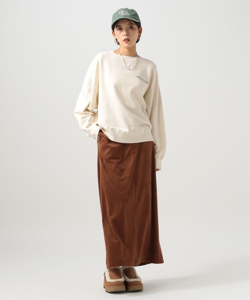 BAYFLOW（ベイフロー）の「[サイズ感がアップデート]ピグメントロゴスウェット（スウェット・レディース・オフホワイト/チャコール/マスタード/ブラウン/グリーン/レッド・SMALL/MEDIUM）」の7枚目の写真