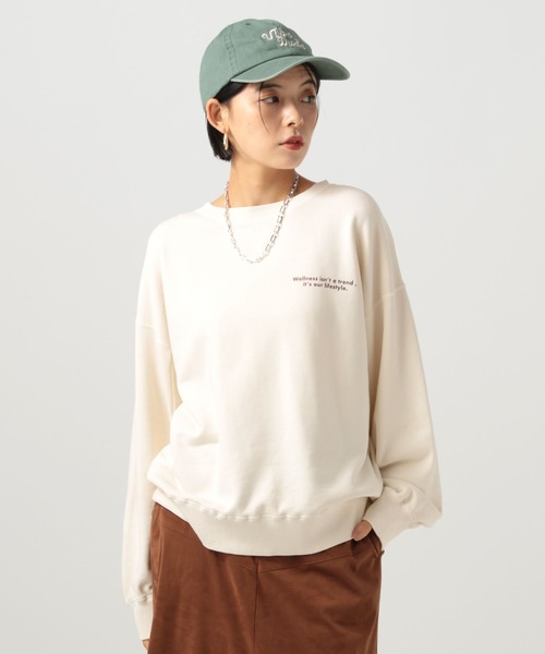 BAYFLOW（ベイフロー）の「[サイズ感がアップデート]ピグメントロゴスウェット（スウェット・レディース・オフホワイト/チャコール/マスタード/ブラウン/グリーン/レッド・SMALL/MEDIUM）」の11枚目の写真