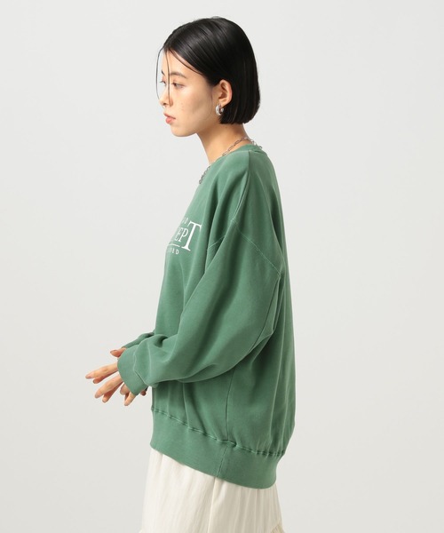 BAYFLOW（ベイフロー）の「[サイズ感がアップデート]ピグメントロゴスウェット（スウェット・レディース・オフホワイト/チャコール/マスタード/ブラウン/グリーン/レッド・SMALL/MEDIUM）」の14枚目の写真