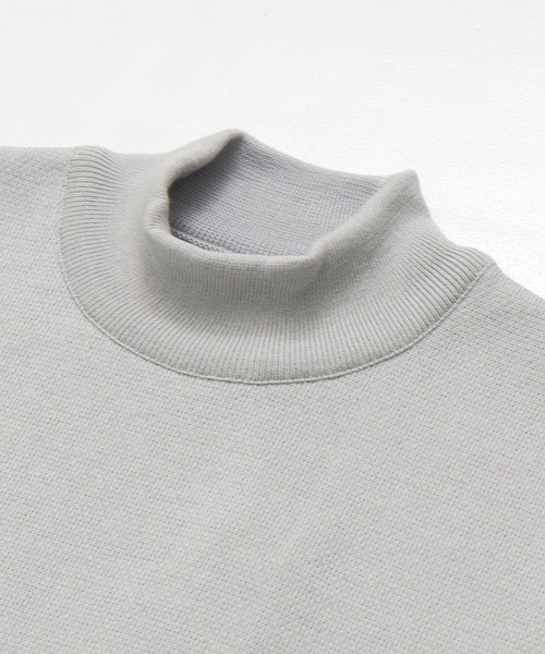 UNITED TOKYO（ユナイテッドトウキョウ）の「完売目前【WEB限定】SILVER WOOL MOCK NECK KNIT　｜大人気/保温/毛玉防止/洗える/ 静電気防止/抗菌防臭/冬服/オフィスカジュアル/通勤/インナー/ハイネック/モックネック（ニット/セーター・メンズ・ライトグレー/ダークグレー/ブラック/グレイッシュベージュ/オフホワイト・1/2/3）」の7枚目の写真