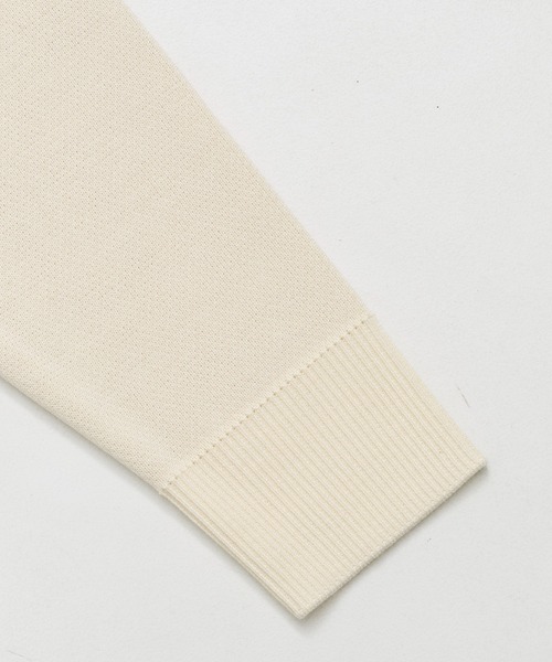 UNITED TOKYO（ユナイテッドトウキョウ）の「完売目前【WEB限定】SILVER WOOL MOCK NECK KNIT　｜大人気/保温/毛玉防止/洗える/ 静電気防止/抗菌防臭/冬服/オフィスカジュアル/通勤/インナー/ハイネック/モックネック（ニット/セーター・メンズ・ライトグレー/ダークグレー/ブラック/グレイッシュベージュ/オフホワイト・1/2/3）」の17枚目の写真