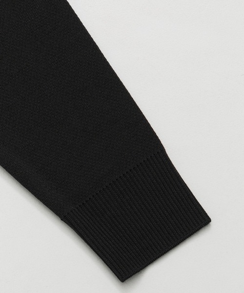 UNITED TOKYO（ユナイテッドトウキョウ）の「完売目前【WEB限定】SILVER WOOL MOCK NECK KNIT　｜大人気/保温/毛玉防止/洗える/ 静電気防止/抗菌防臭/冬服/オフィスカジュアル/通勤/インナー/ハイネック/モックネック（ニット/セーター・メンズ・ライトグレー/ダークグレー/ブラック/グレイッシュベージュ/オフホワイト・1/2/3）」の19枚目の写真