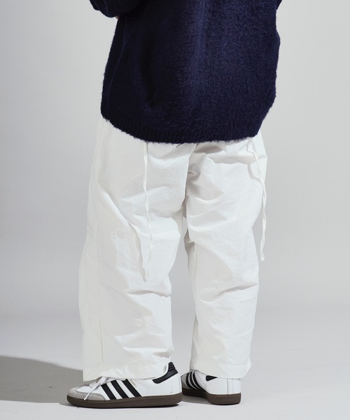 Chick(チック)の「Separate-fabric Docking Layered Nylon Pants / 別生地ドッキング レイヤードナイロンパンツ(その他パンツ・レディース・ホワイト/グレー・FREE)」の5枚目の写真