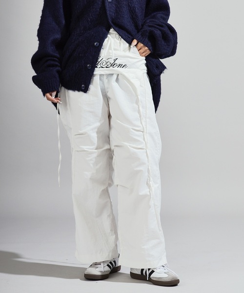 Chick(チック)の「Separate-fabric Docking Layered Nylon Pants / 別生地ドッキング レイヤードナイロンパンツ(その他パンツ・レディース・ホワイト/グレー・FREE)」の11枚目の写真