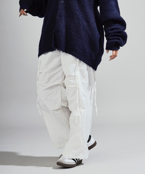 Chick(チック)の「Separate-fabric Docking Layered Nylon Pants / 別生地ドッキング レイヤードナイロンパンツ(その他パンツ・レディース・ホワイト/グレー・FREE)」の12枚目の写真