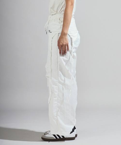 Chick(チック)の「Separate-fabric Docking Layered Nylon Pants / 別生地ドッキング レイヤードナイロンパンツ(その他パンツ・レディース・ホワイト/グレー・FREE)」の17枚目の写真