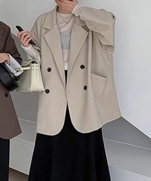 オフショルダー」に該当するテーラードジャケットファッション