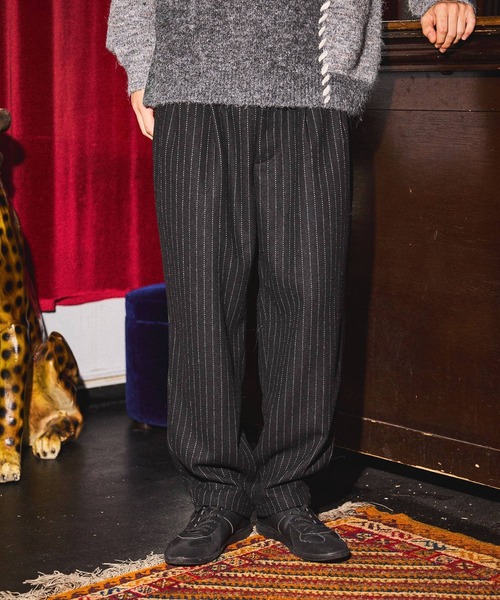 niko and...（ニコアンド）の「ツータックテーパードパンツ（スラックス・メンズ・その他1/チャコール/ベージュ/ライトグレー/ブラウン/ブラック・MEDIUM/LARGE）」の2枚目の写真