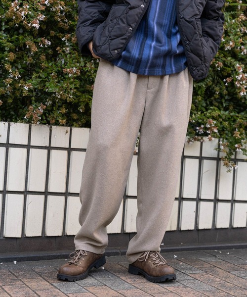 niko and...（ニコアンド）の「ツータックテーパードパンツ（スラックス・メンズ・その他1/チャコール/ベージュ/ライトグレー/ブラウン/ブラック・MEDIUM/LARGE）」の10枚目の写真