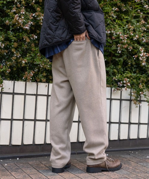 niko and...（ニコアンド）の「ツータックテーパードパンツ（スラックス・メンズ・その他1/チャコール/ベージュ/ライトグレー/ブラウン/ブラック・MEDIUM/LARGE）」の11枚目の写真