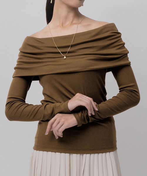 OUR WACOAL（アワワコール）の「カップ付きオフショルダー（Tシャツ/カットソー・レディース・レッド/ブラウン/アイボリー/ブラック・L/M）」の14枚目の写真