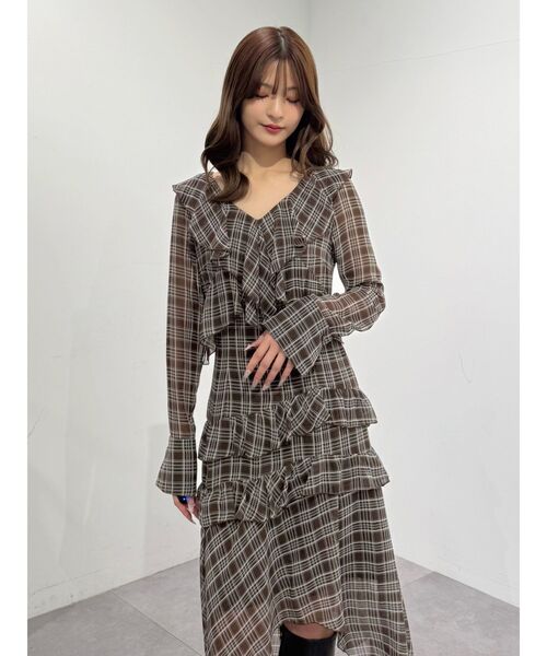 MERCURYDUO(マーキュリーデュオ)の「ラッフルイレヘムロングワンピース(ワンピース・レディース・ブラウン/ブラック/グレー・MEDIUM/SMALL)」の18枚目の写真