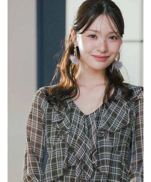 MERCURYDUO（マーキュリーデュオ）の「ラッフルイレヘムロングワンピース（ワンピース・レディース・ブラウン/ブラック/グレー・MEDIUM/SMALL）」の6枚目の写真