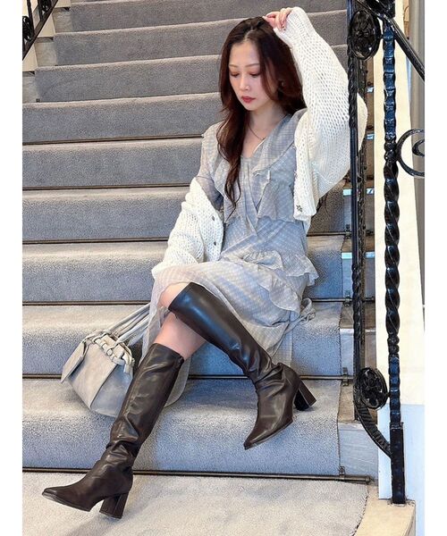 MERCURYDUO（マーキュリーデュオ）の「ラッフルイレヘムロングワンピース（ワンピース・レディース・ブラウン/ブラック/グレー・MEDIUM/SMALL）」の18枚目の写真