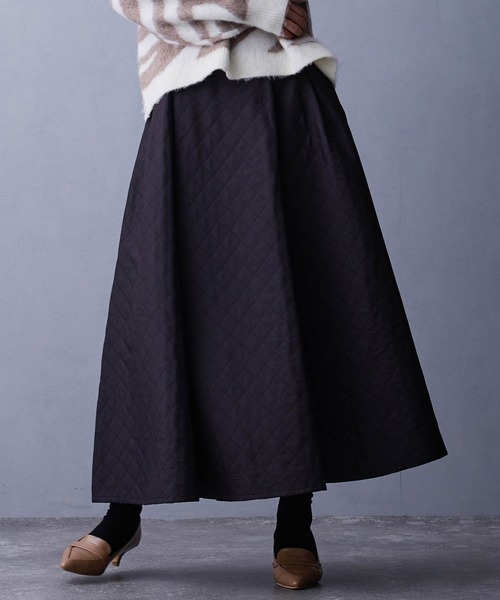 NICOLE white（ニコルホワイト）の「キルティングフレアスカート