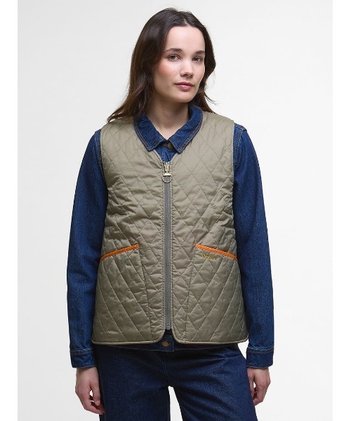 Barbour(バブアー)の「"My Barbour"リバーシブル キルティング ライナー(ベスト・レディース・ベージュ・10/8)」の3枚目の写真