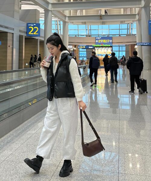 NICK&NICOLE(ニックアンドニコール)の「LEATHER LOGO PADDING VEST_BLACK(ベスト・レディース・その他・FREE)」の8枚目の写真