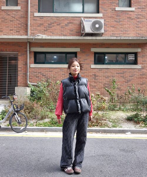 NICK&NICOLE(ニックアンドニコール)の「LEATHER LOGO PADDING VEST_BLACK(ベスト・レディース・その他・FREE)」の10枚目の写真