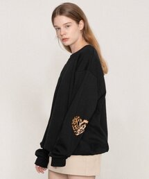 [UNISEX]エルボーヒョウハートマンツーマン_ブラック