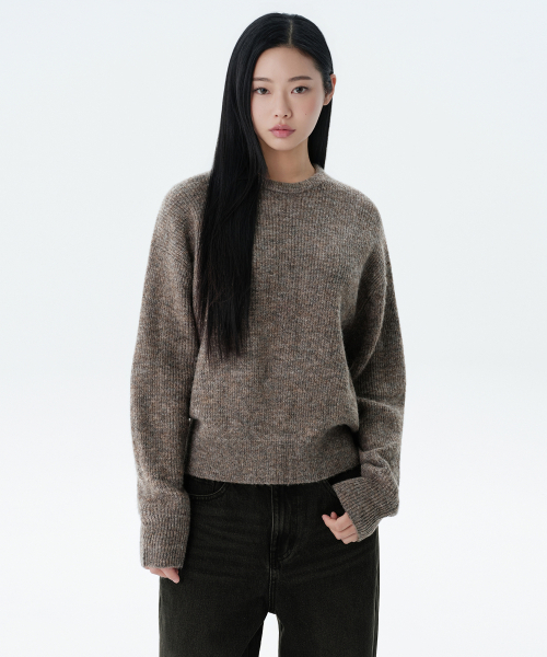 MUSINSA STANDARD WOMAN(ムシンサスタンダードウーマン)の「レディースマルチメランジクルーネックニット【モカブラウン】(ニット/セーター・レディース・その他・SMALL/MEDIUM/LARGE/X-SMALL)」の1枚目の写真