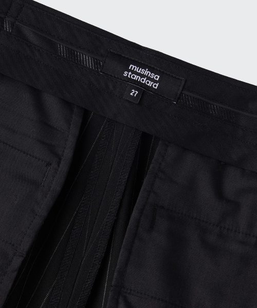 MUSINSA STANDARD WOMAN（ムシンサスタンダードウーマン）の「ウィメンズピンストライプローレイズワイドヒドゥンバンディングスラックス[ブラック]（スラックス・レディース・その他・34/32/30/31/26/27/28/29/24）」の7枚目の写真