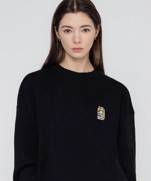 GRAVER（グレーバー）の「[ユニセックス]ドットスマイルスモールミルクパックマンツーマン_ブラック（スウェット・レディース・ブラック・SMALL/MEDIUM/LARGE）」の2枚目の写真