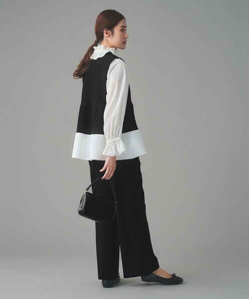 UNITED ARROWS（ユナイテッドアローズ）の「ペプラム ニットベスト（ベスト・レディース・オフホワイト/ネイビー/ブラック・FREE）」の5枚目の写真