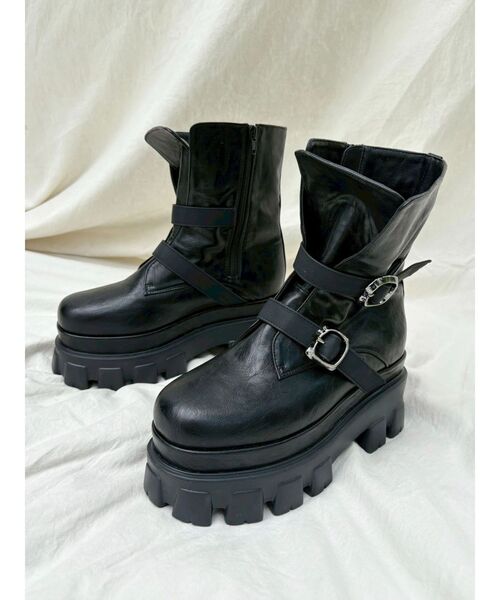 EVRIS(エヴリス)の「ダブルベルトバックルデザインワークブーツ(ブーツ・レディース・ブラック/ブラウン・SMALL/MEDIUM/LARGE)」の9枚目の写真