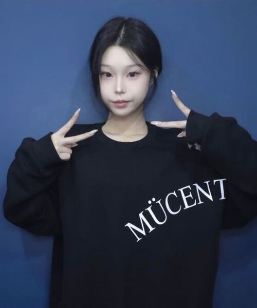 MUCENT(ムセント)の「レザーポイントシグネチャースウェット男女共用(2カラー)(スウェット・レディース・グレー/ブラック・SMALL/LARGE)」の13枚目の写真