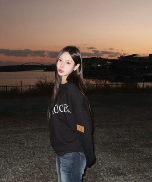 MUCENT(ムセント)の「レザーポイントシグネチャースウェット男女共用(2カラー)(スウェット・レディース・グレー/ブラック・SMALL/LARGE)」の11枚目の写真