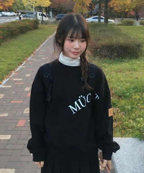 MUCENT(ムセント)の「レザーポイントシグネチャースウェット男女共用(2カラー)(スウェット・レディース・グレー/ブラック・SMALL/LARGE)」の20枚目の写真
