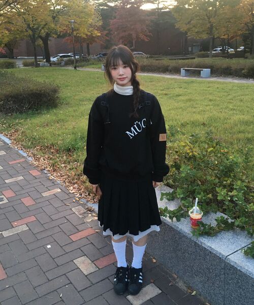 MUCENT(ムセント)の「レザーポイントシグネチャースウェット男女共用(2カラー)(スウェット・レディース・グレー/ブラック・SMALL/LARGE)」の19枚目の写真