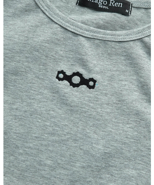 MAGORENSEOUL（マゴレンソウル）の「トライクリプス刺繍スリーブレスメランジグレー（Tシャツ/カットソー・レディース・その他・FREE）」の3枚目の写真