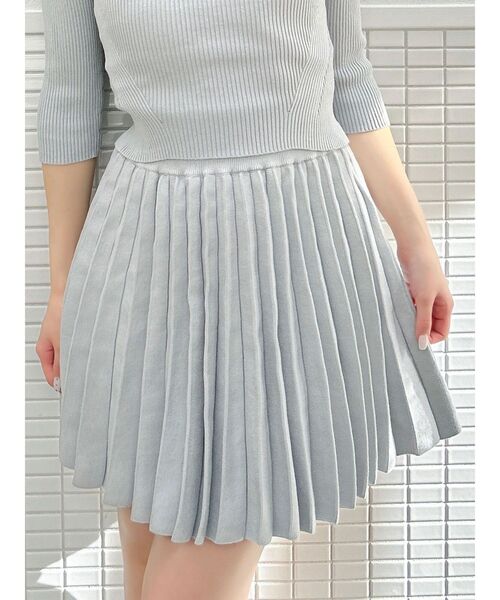 dazzlin（ダズリン）の「ニットプリーツミニスカート（スカート・レディース・アイボリー/チャコールグレー/ブルー/ミント/ピンク・FREE）」の4枚目の写真