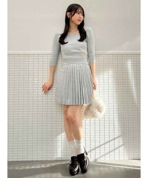 dazzlin（ダズリン）の「ニットプリーツミニスカート（スカート・レディース・アイボリー/チャコールグレー/ブルー/ミント/ピンク・FREE）」の21枚目の写真