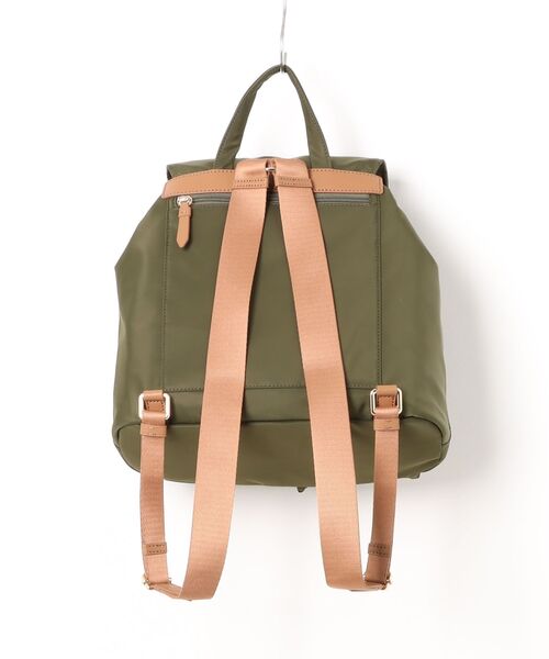 COLE HAAN(コールハーン)の「ナイロン フラップ バックパック womens(バックパック/リュック・レディース・グリーン・OSFA)」の5枚目の写真
