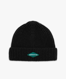 GEECOON（ジークーン）の「ロゴパッチショートビーニー GEE247-005 ブラック（ニットキャップ/ビーニー）」