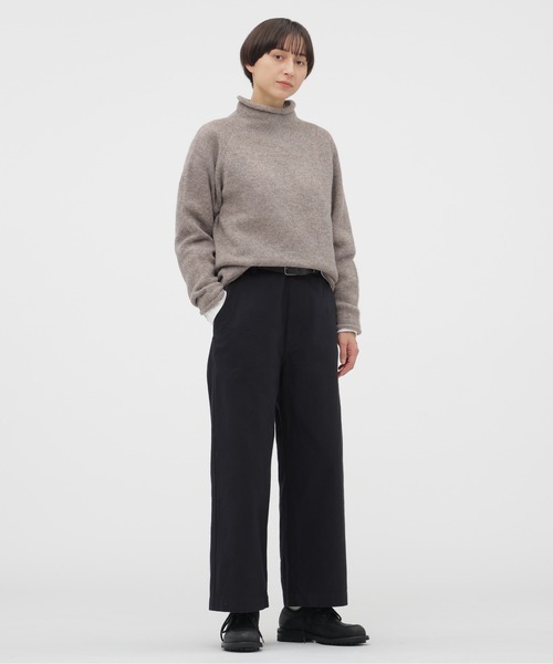 MHL.（エムエイチエル）の「FADED COTTON TWILL TROUSERS（その他パンツ・レディース・ホワイト系その他3/ブルー系その他6・1/0/2/3）」の2枚目の写真