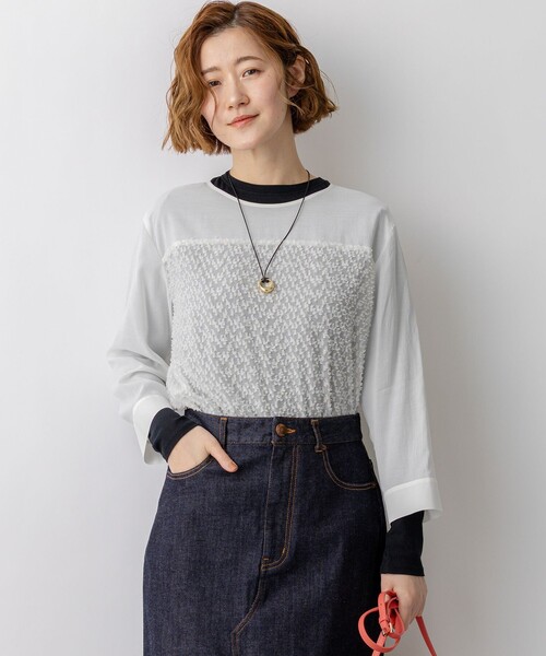 23区 L(ニジュウサンクオオキイサイズ)の「カットジャカードコンビ シアー ブラウス(シャツ/ブラウス・レディース・ネイビー系/アイボリー系・48/46/44)」の1枚目の写真