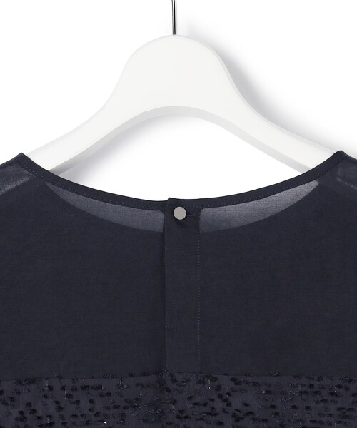 23区 L(ニジュウサンクオオキイサイズ)の「カットジャカードコンビ シアー ブラウス(シャツ/ブラウス・レディース・ネイビー系/アイボリー系・48/46/44)」の12枚目の写真