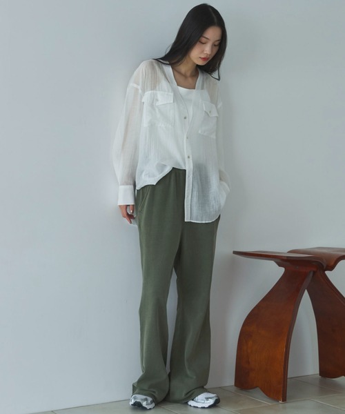 Doux archives（ドゥアルシーヴ）の「Ｖ開きシアー楊柳ブラウス（シャツ/ブラウス・レディース・オフホワイト/サックスブルー/ピンクベージュ・FREE）」の8枚目の写真