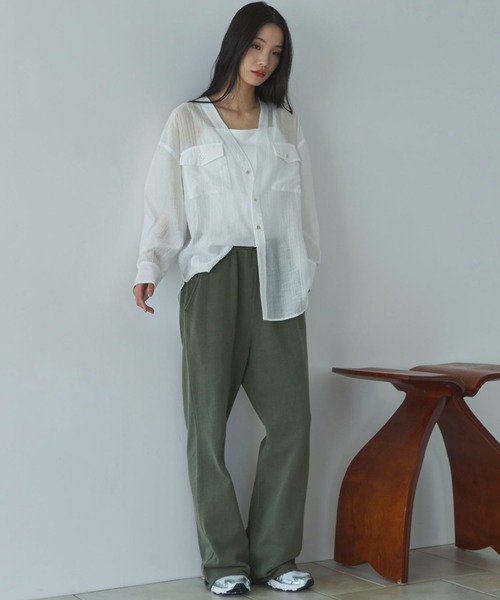 Doux archives（ドゥアルシーヴ）の「Ｖ開きシアー楊柳ブラウス（シャツ/ブラウス・レディース・オフホワイト/サックスブルー/ピンクベージュ・FREE）」の9枚目の写真