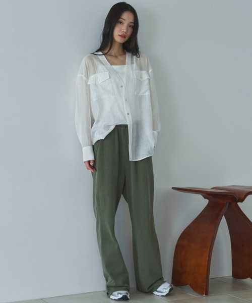 Doux archives（ドゥアルシーヴ）の「Ｖ開きシアー楊柳ブラウス（シャツ/ブラウス・レディース・オフホワイト/サックスブルー/ピンクベージュ・FREE）」の10枚目の写真