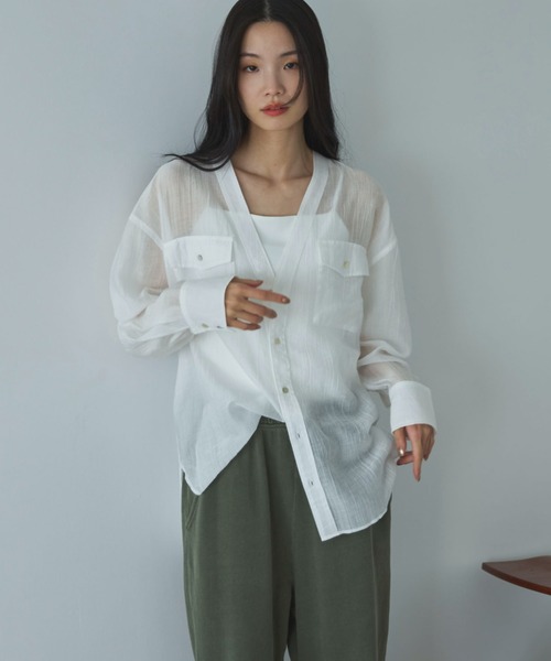 Doux archives（ドゥアルシーヴ）の「Ｖ開きシアー楊柳ブラウス（シャツ/ブラウス・レディース・オフホワイト/サックスブルー/ピンクベージュ・FREE）」の18枚目の写真