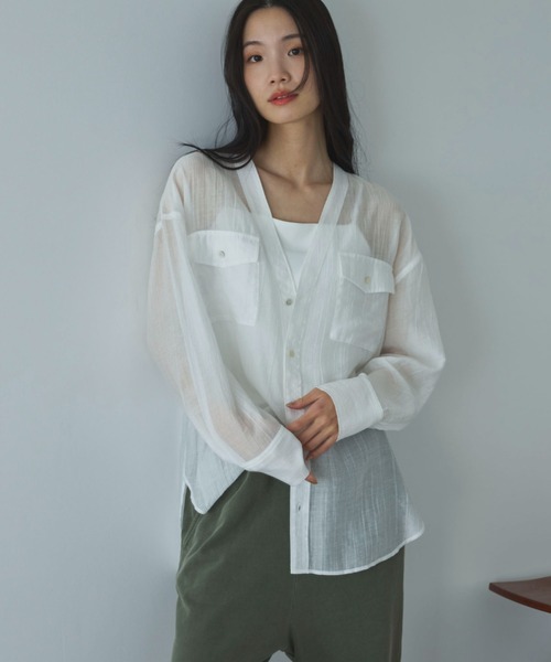 Doux archives（ドゥアルシーヴ）の「Ｖ開きシアー楊柳ブラウス（シャツ/ブラウス・レディース・オフホワイト/サックスブルー/ピンクベージュ・FREE）」の19枚目の写真