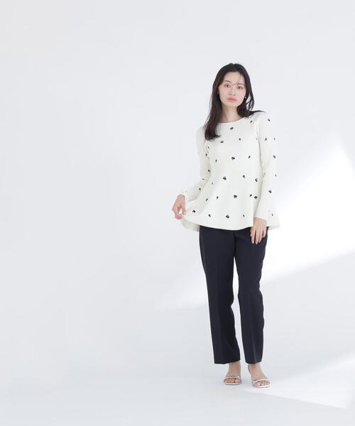 NATURAL BEAUTY BASIC（ナチュラルビューティーベーシック）の「◇刺繍ペプラムニット（ニット/セーター・レディース・ブルー系その他/ホワイト系その他/ブルー系その他6・FREE）」の5枚目の写真